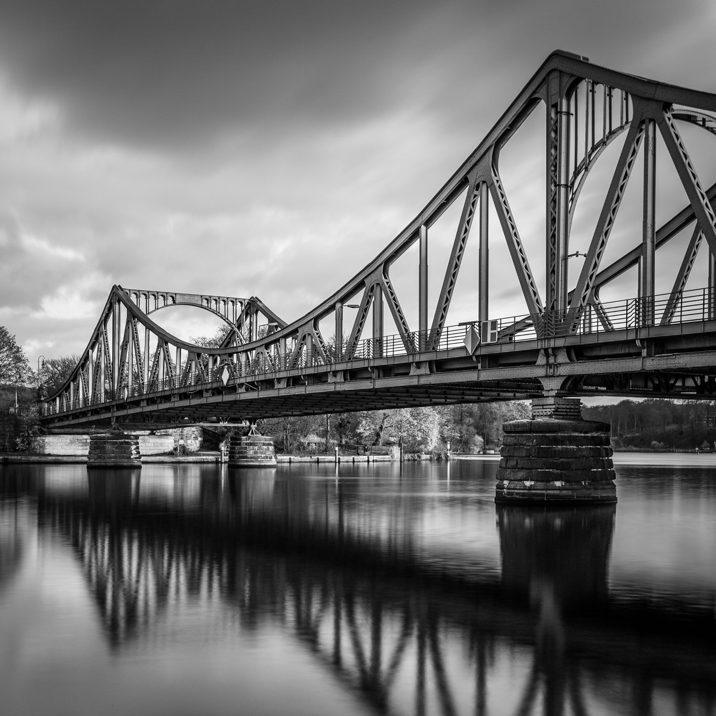 Glienicker Brücke in s/w